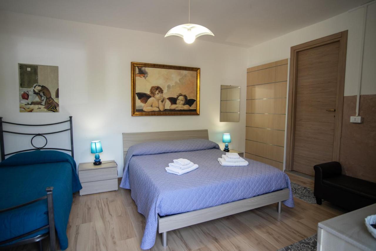 Royal Rooms Terracina Esterno foto
