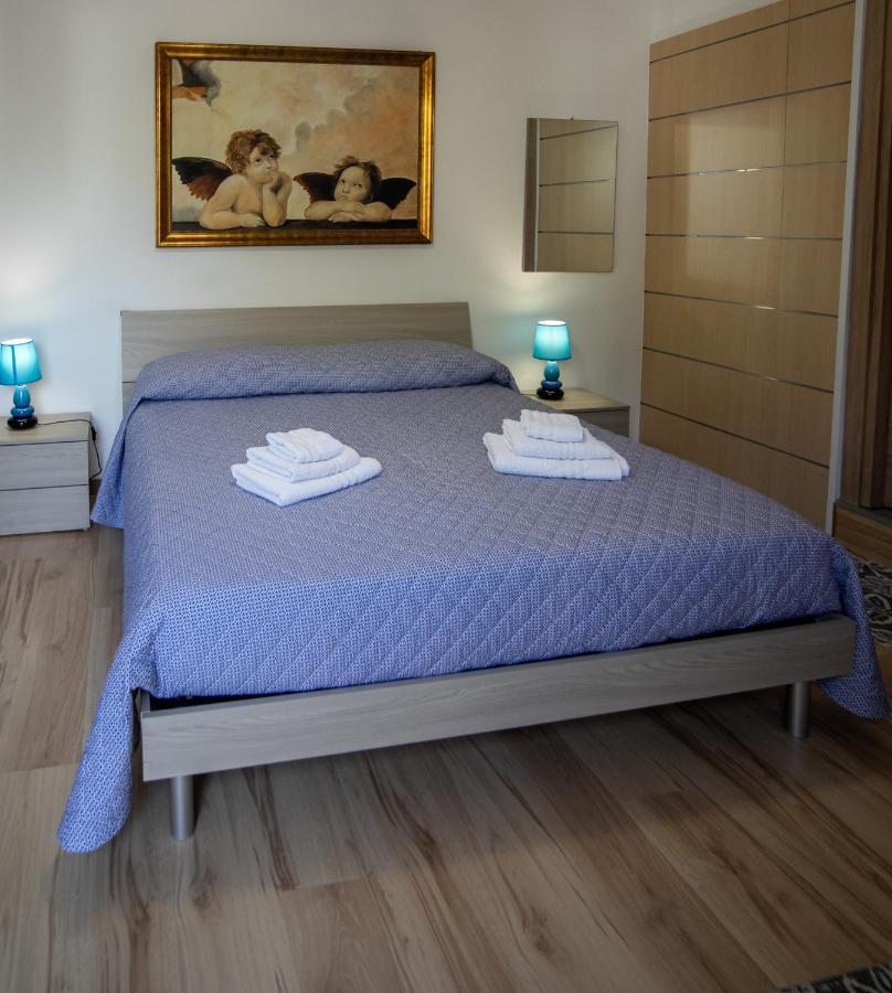 Royal Rooms Terracina Esterno foto