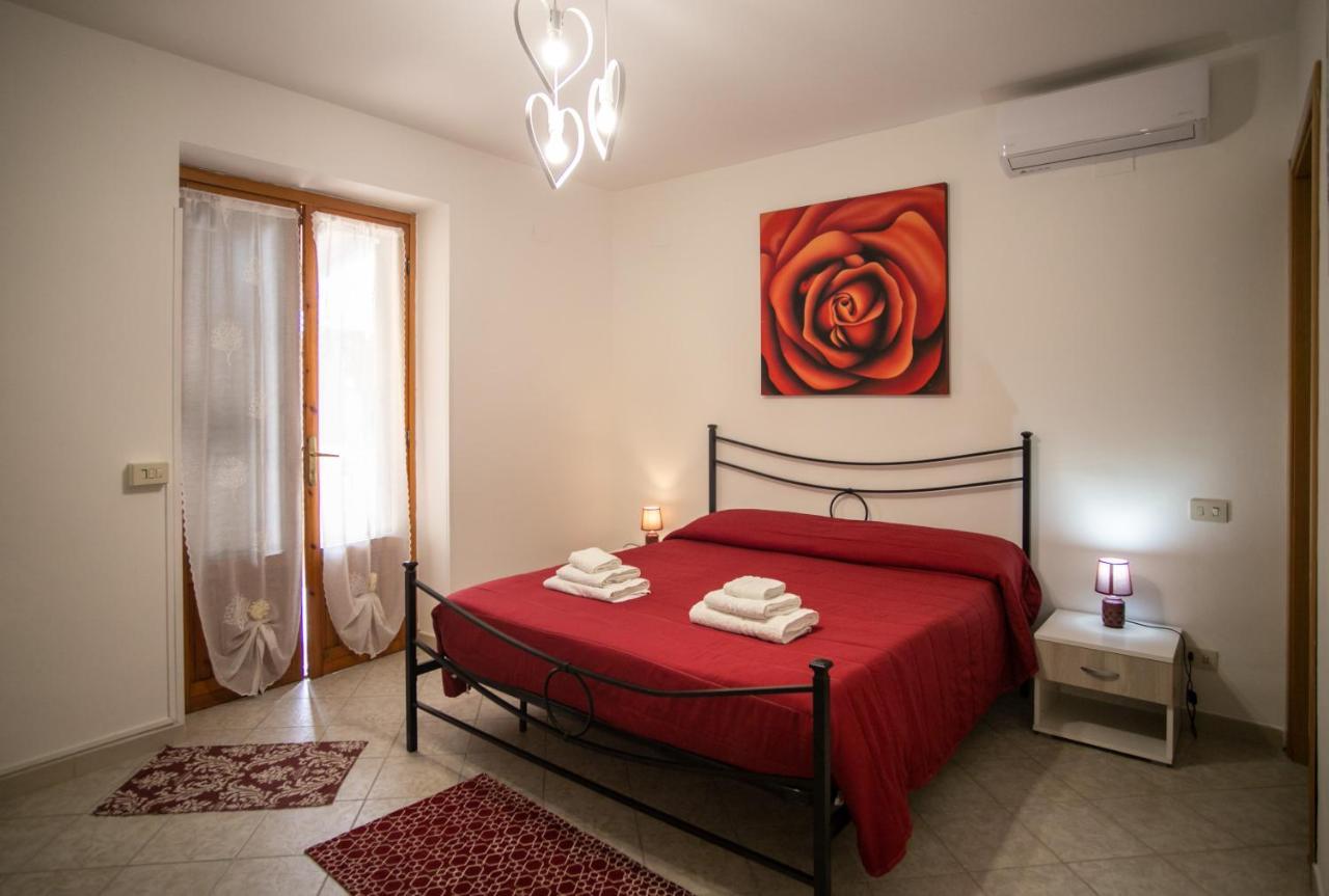 Royal Rooms Terracina Esterno foto