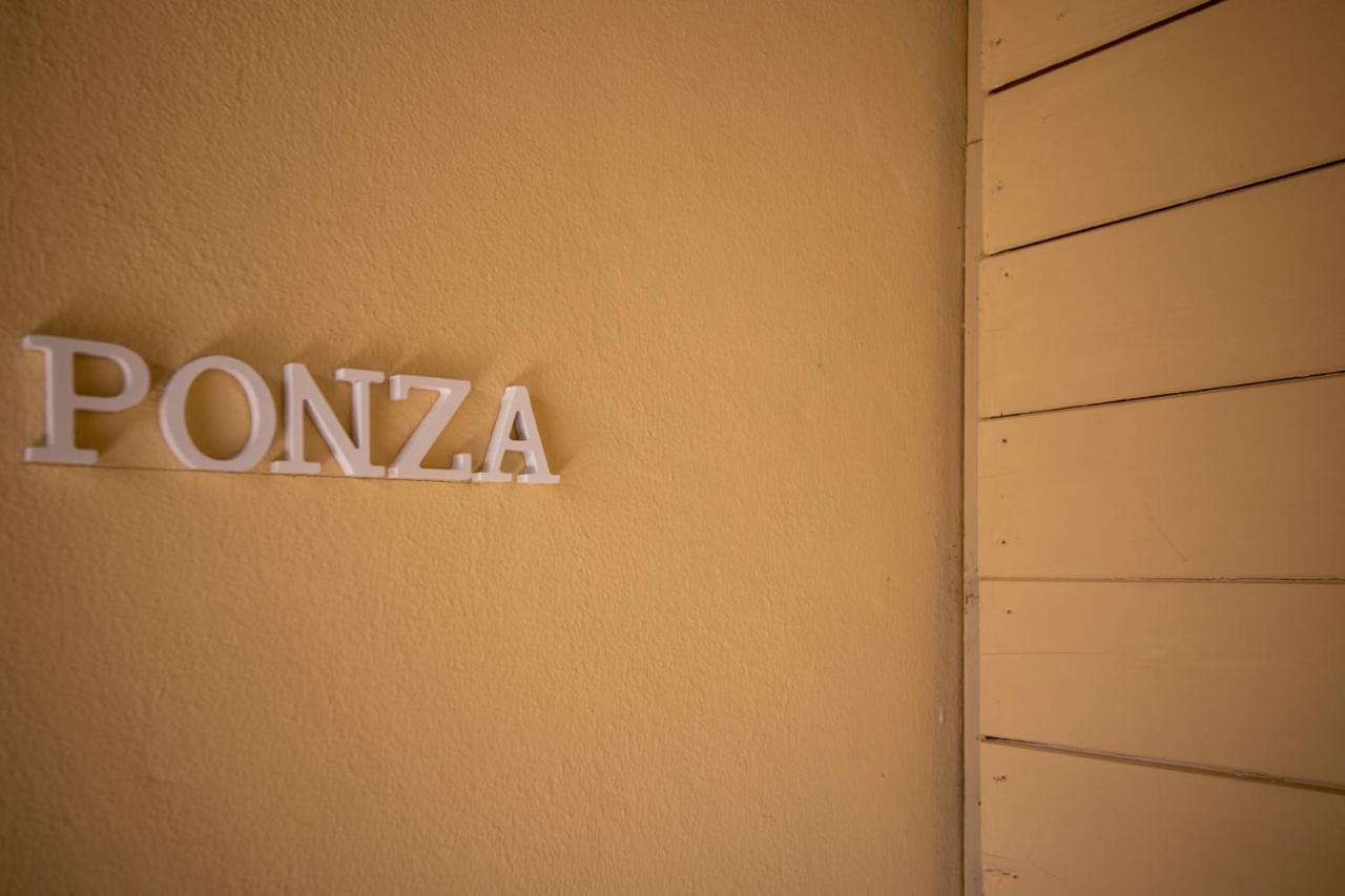 Royal Rooms Terracina Esterno foto