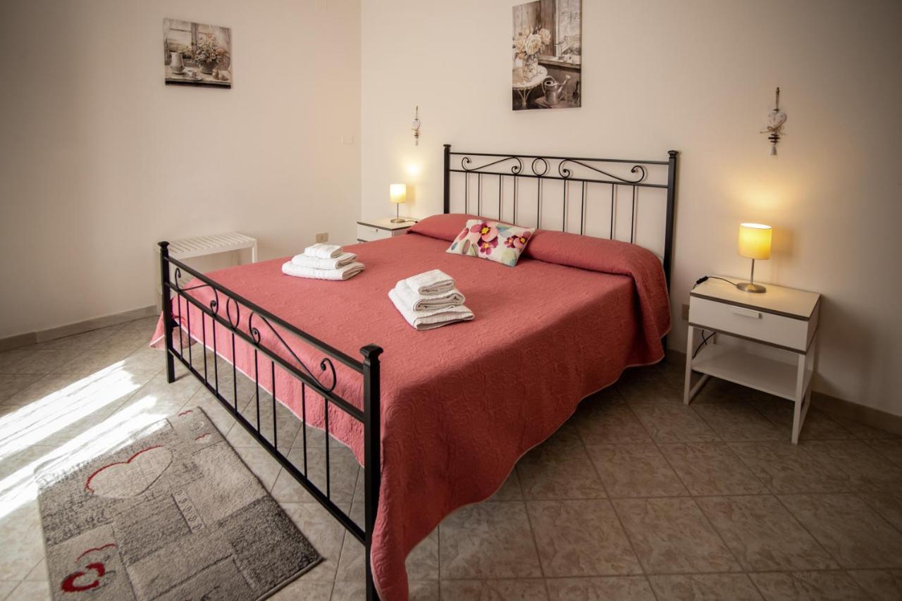 Royal Rooms Terracina Esterno foto