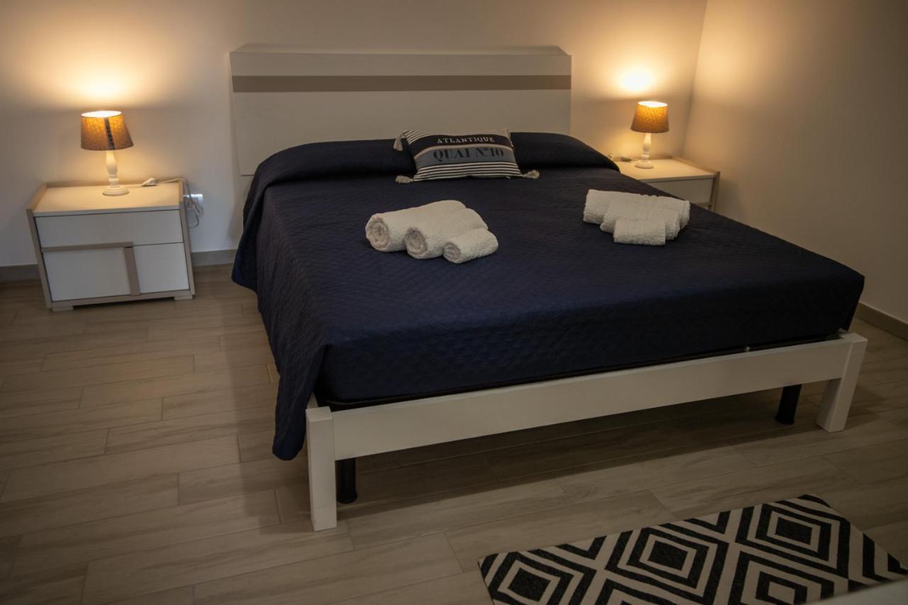 Royal Rooms Terracina Esterno foto