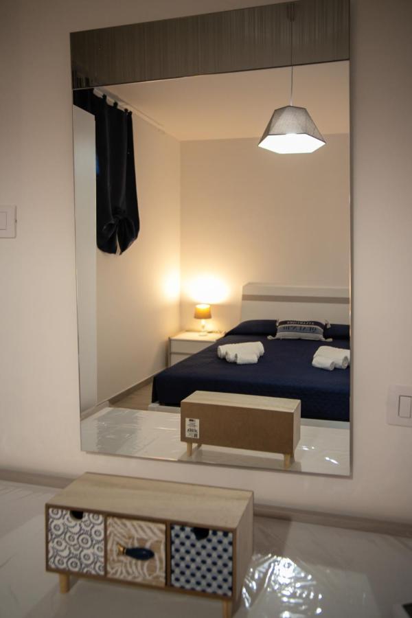 Royal Rooms Terracina Esterno foto